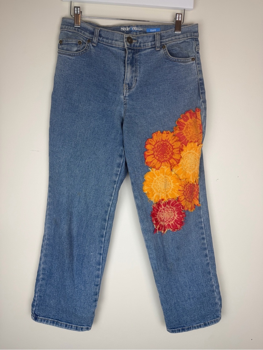 Upcycled Style & Co Ankle Jeans Floral Tapestry Embroidery size 8P - Picture 2 of 7